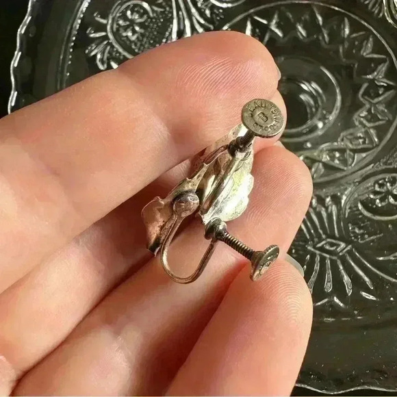 Vintage Sterling Clip Earrings Leaf - Picture 4 of 7